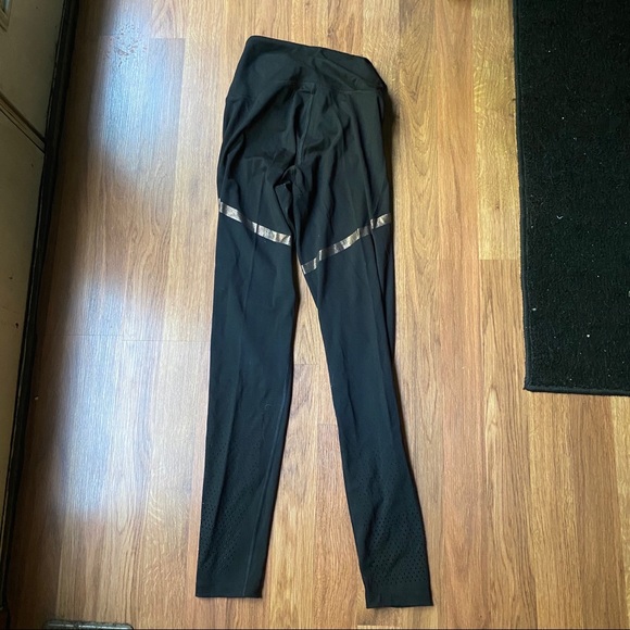 Rose Gold VS PINK Leggings - Picture 2 of 4